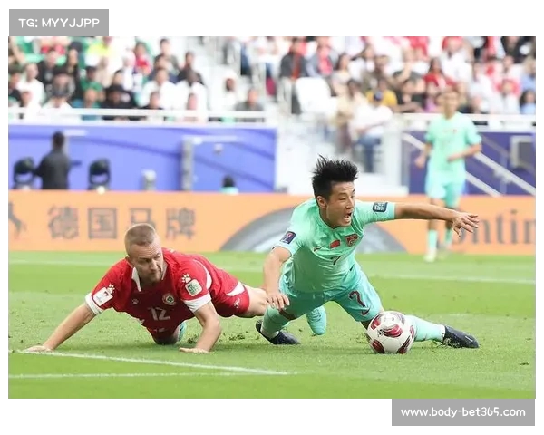 国足战黎巴嫩闷平 武磊错失空门 戴伟浚遭飞踹引热议 国足战黎巴嫩闷平 武磊错失空门 戴伟浚遭飞踹引热议